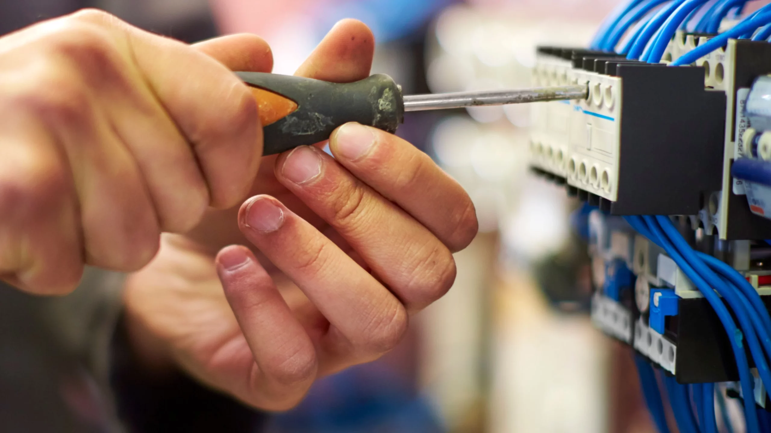 electricians' screwdrivers